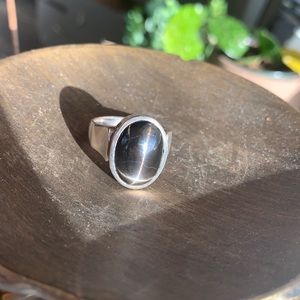 Cat eye sterling silver ring size 10